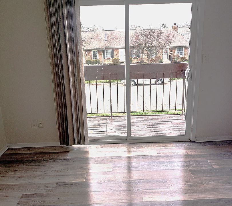 1st image of 120 E Van Lake Dr APT 1