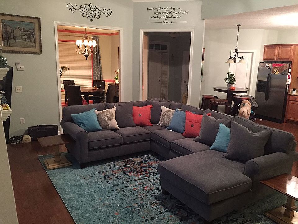 Open floor plan!