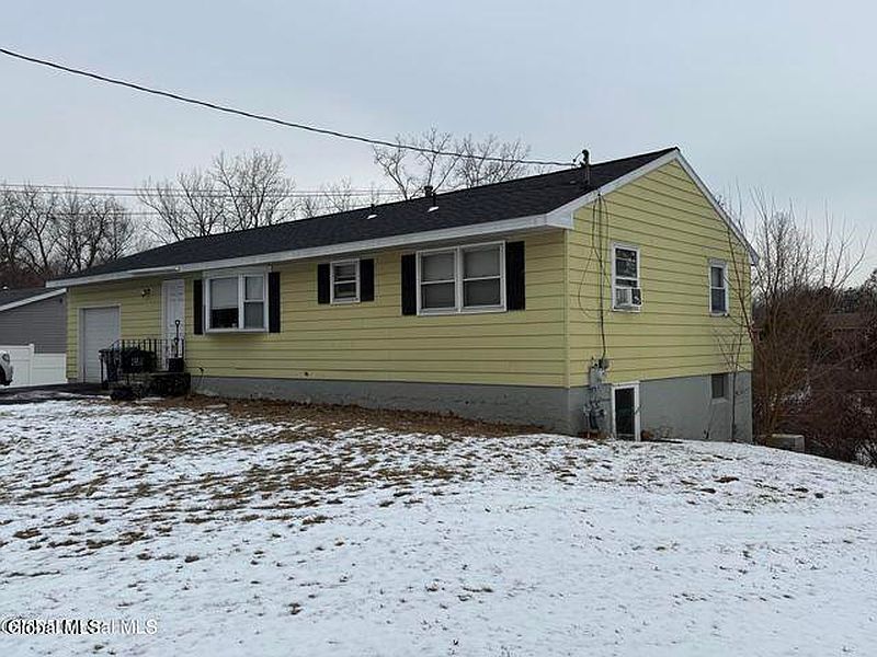 2nd image of 58 Fiddlers Lane