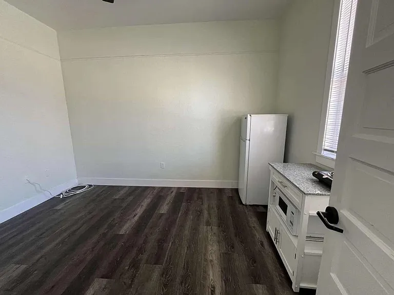 732 E Santa Clara St #33 — Photo 16