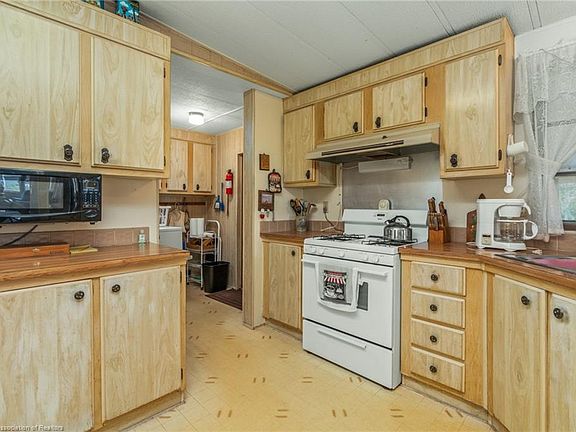 5th image of 3135 Holiday Beach Dr