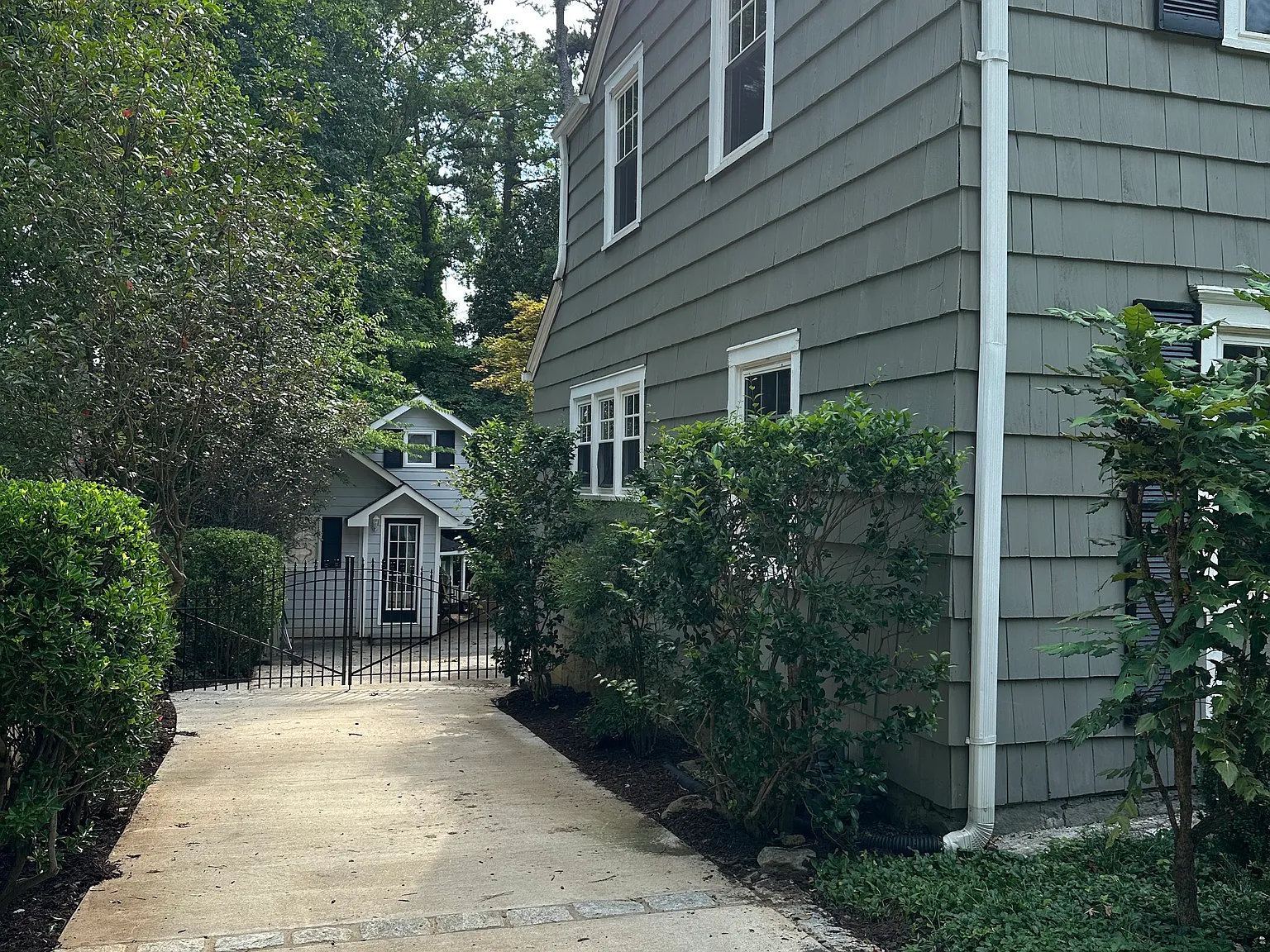 4 bed, 3.5 bath, 2400 sqft, $6,200 — Photo 3