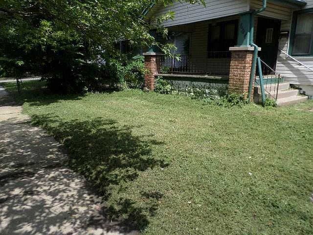 2nd image of 604 S Ellis Ave