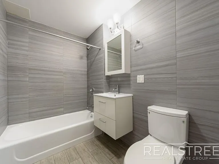 90-02 Queens Blvd #428 — Photo 6