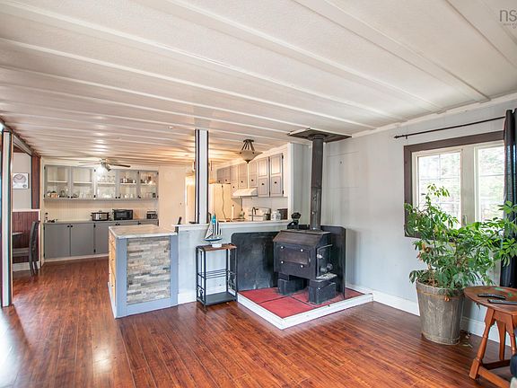 5th image of 193 Ostrea Lake Rd