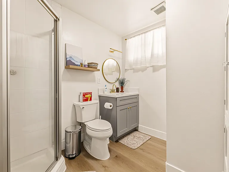 1105 W Berkeley Ct — Photo 9