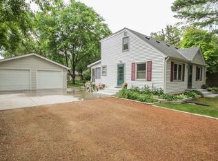 26540 62nd St W, Shorewood, MN 55331