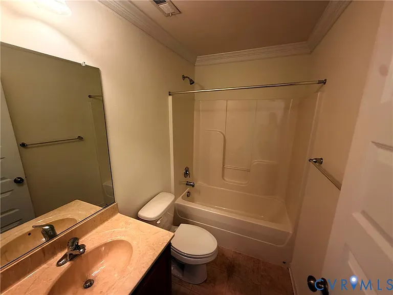 8217 Center Path Ln — Photo 18