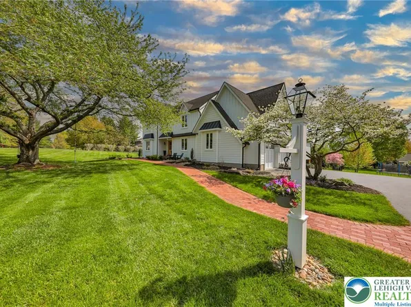 1765 Arden Ln, Bethlehem, PA 18015