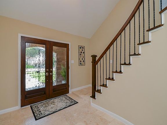 4th image of 10223 Olympia Dr
