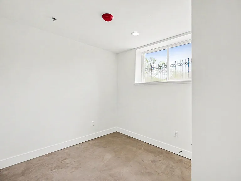 4729 Rohns St #1A — Photo 21