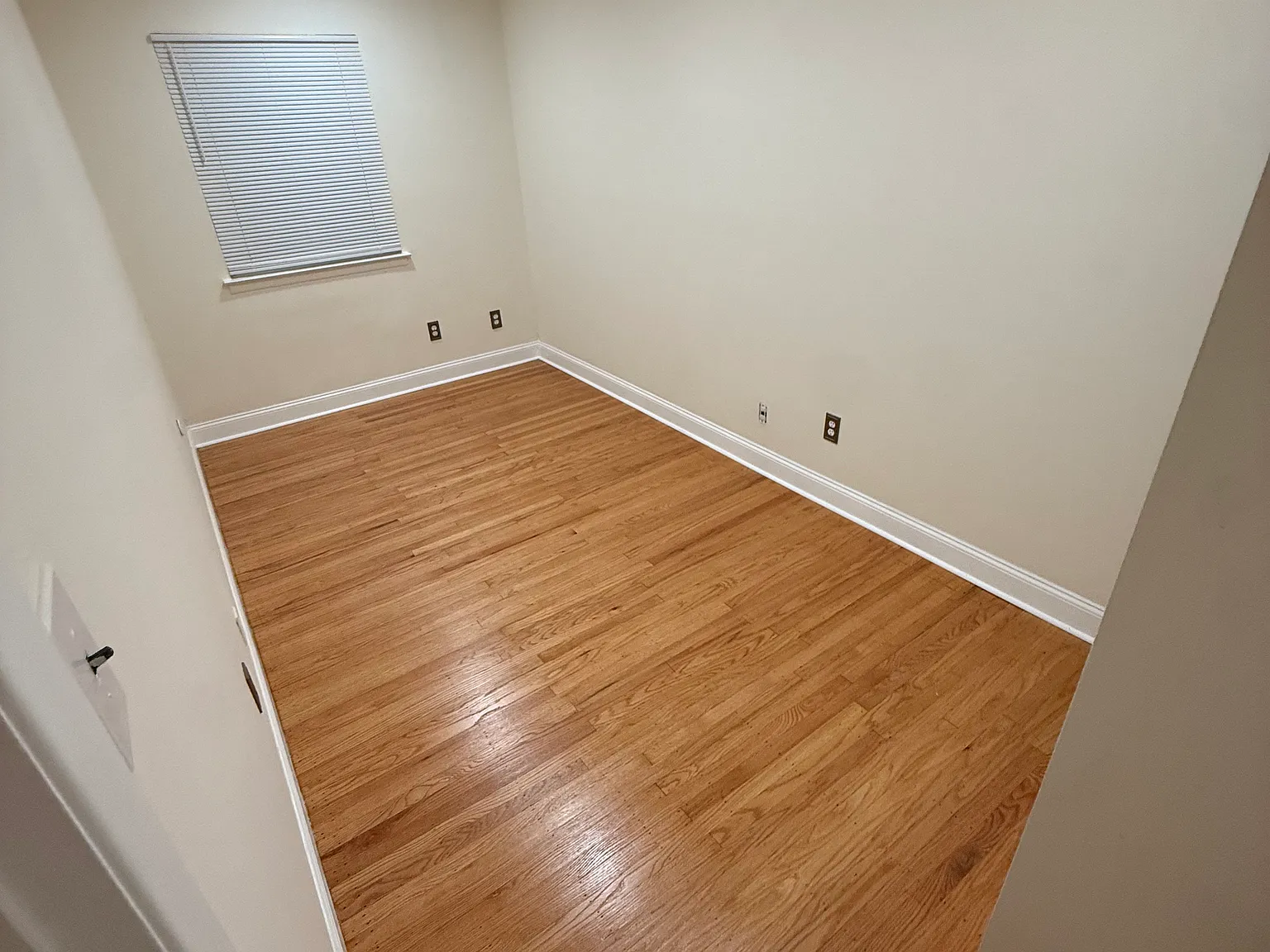 2 bed, 1200 sqft, $1,600 — Photo 4
