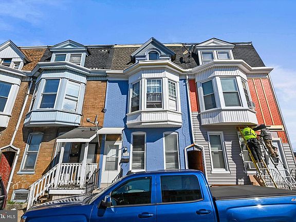 3rd image of 707 York St