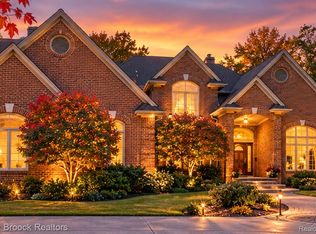 30065 Cheviot Hills Dr, Franklin, MI 48025