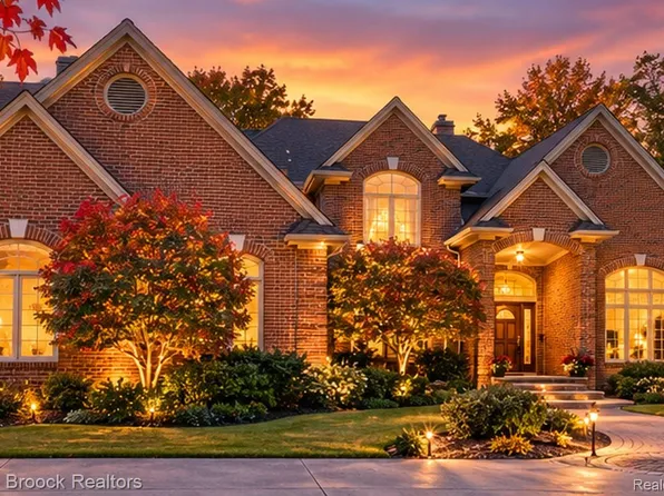 30065 Cheviot Hills Dr, Franklin, MI 48025
