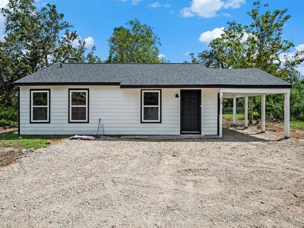 318 N Columbia St, Angleton, TX 77515