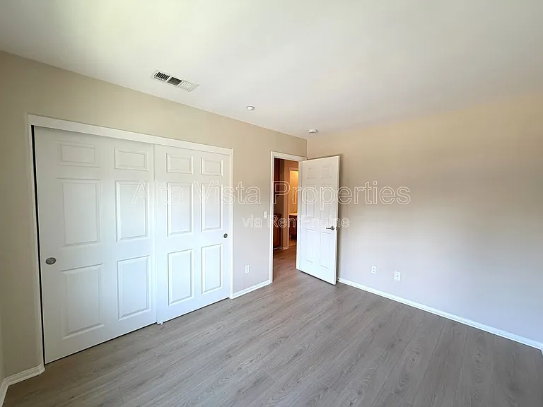 1349 Isabella Way — Photo 18