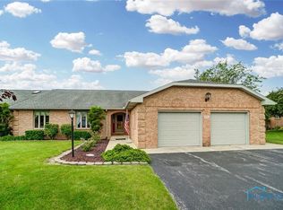 1810 Cobblestone Dr, Findlay, OH 45840