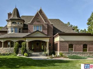 6321 Marlborough Rd, Lincoln, NE 68516