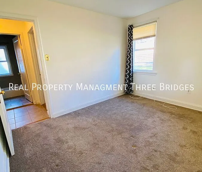 7061 Pernod Ave — Photo 9