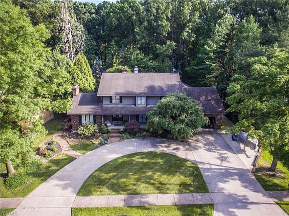 2nd image of 1466 Wimbledon Cir