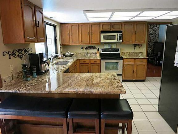 2nd image of 4439 Winderlakes Dr