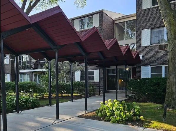 8720 Skokie Blvd #2EN, Skokie, IL 60077