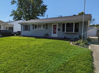 305 Newcastle Dr, Decatur, IL 62526