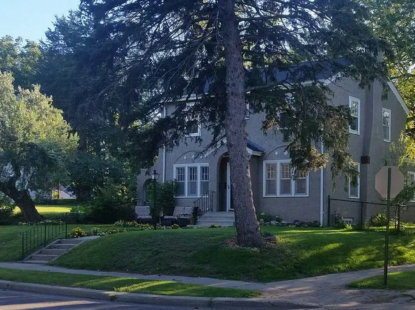 2731 Zenith Ave N, Robbinsdale, MN 55422