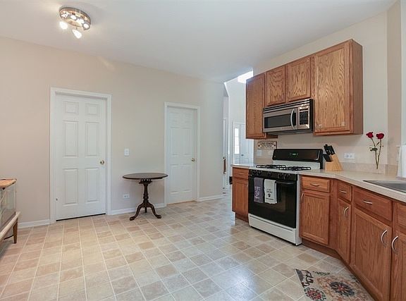 4th image of 3217 Harvard Ln #0