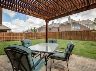 905 Lighthouse Ln, Aubrey, TX 76227