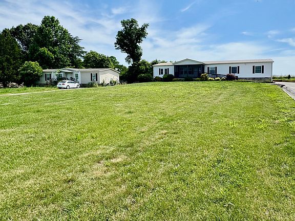 5th image of 297 Mountain Meadows Dr