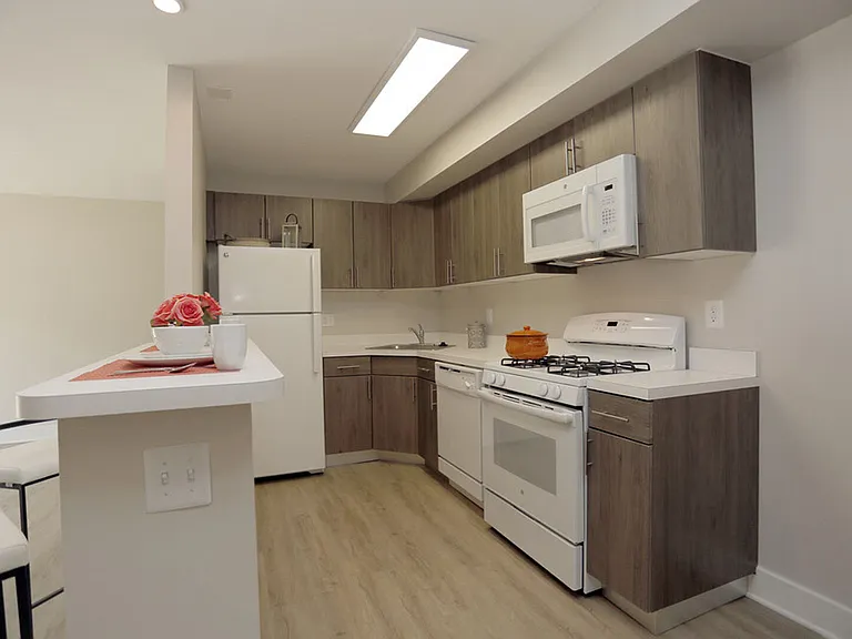 Coopers Place — Photo 3