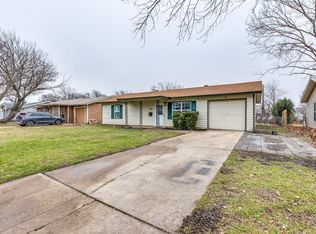 108 NE Murphy Rd, Burleson, TX 76028