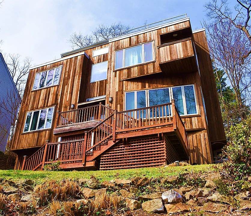 1st image of 9 Woodland Ln