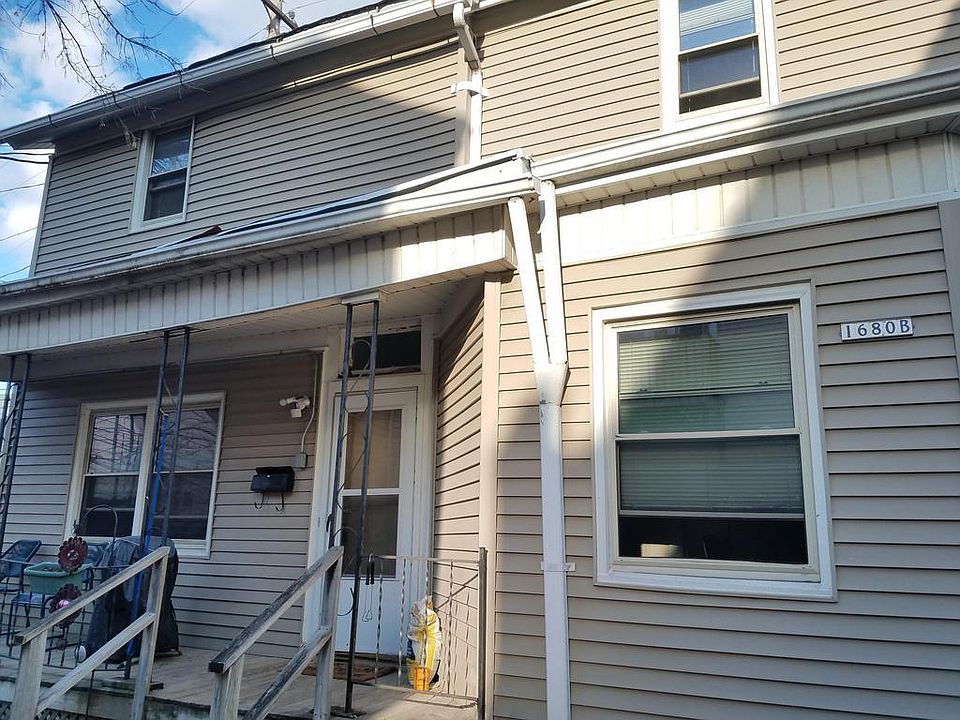 1st image of 1680B N Van Buren St