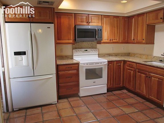 5th image of 8418 N Calle Tioga