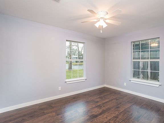 5th image of 811 N Pecan St