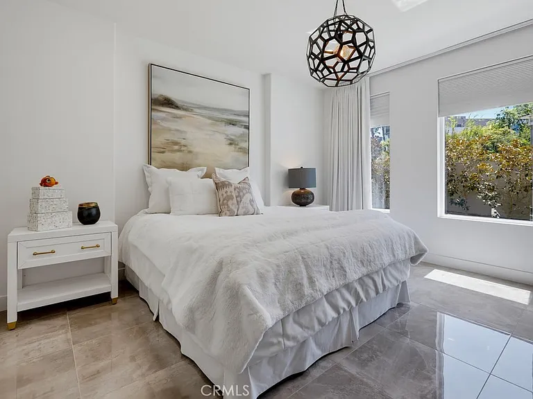 162 Bowery — Photo 31