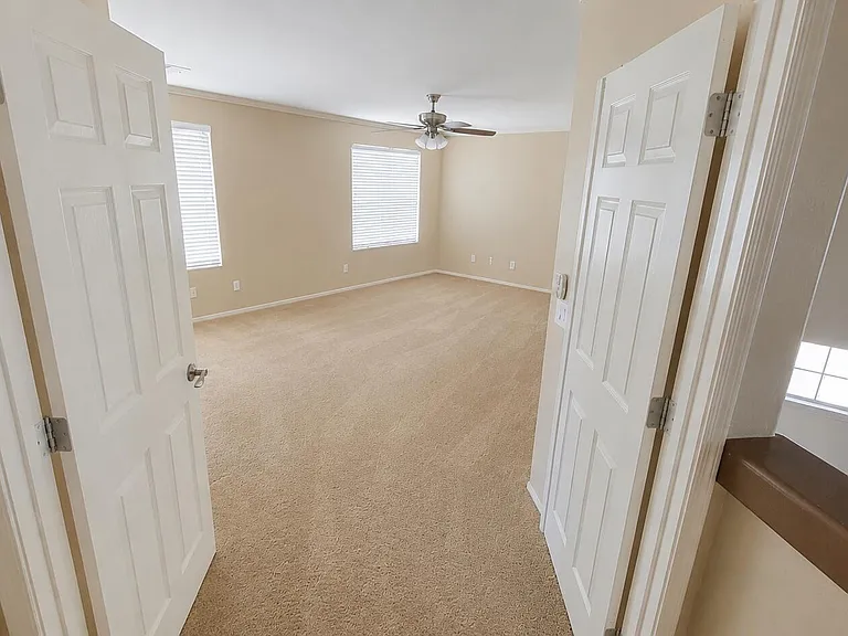 14138 N 158th Ct — Photo 9