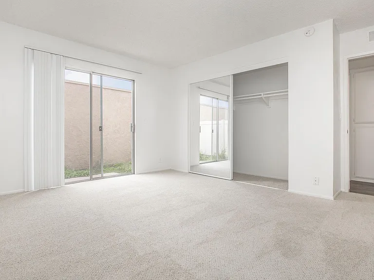 Castilian and Cordova Apartment Homes — Photo 21