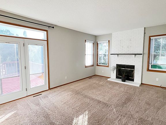 3rd image of 13679 Essex Ct