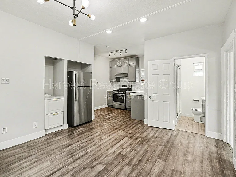 3840 Martin Luther King Jr Way #B — Photo 6