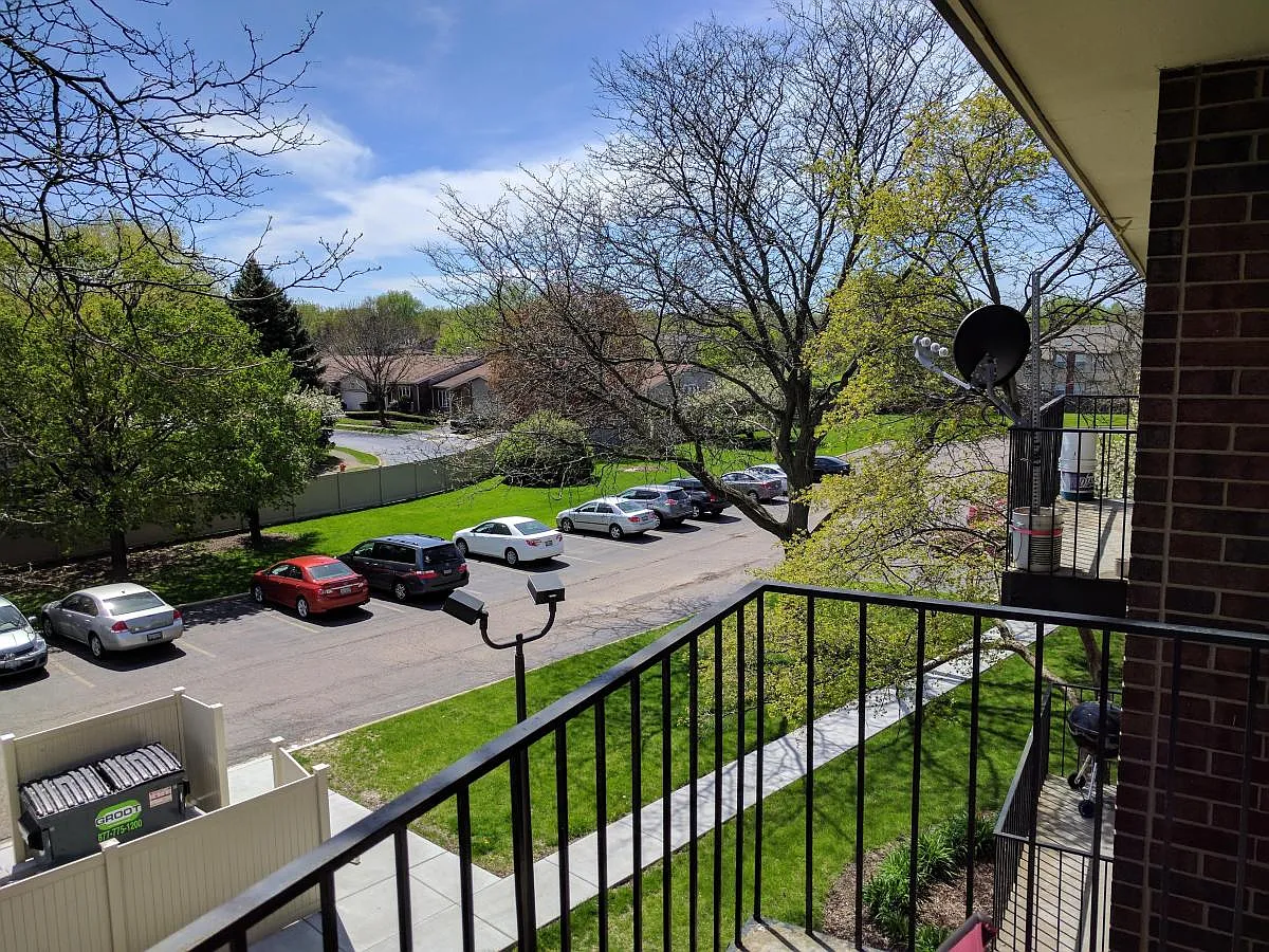 5s100 Pebblewood Lane — Photo 4