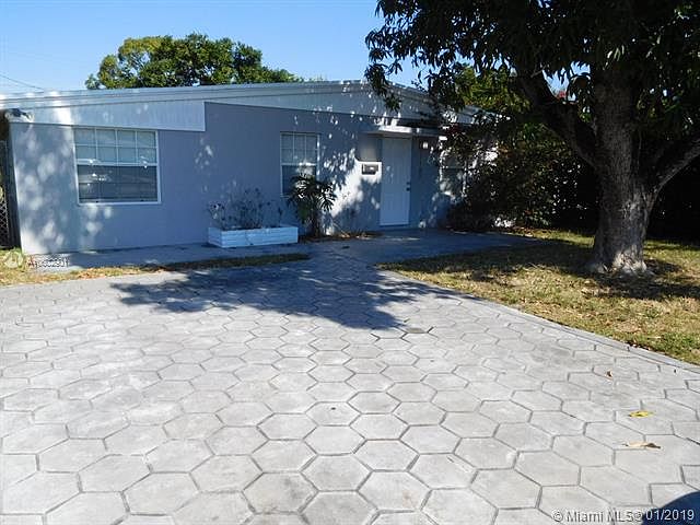 1st image of 1787 NE 182nd St