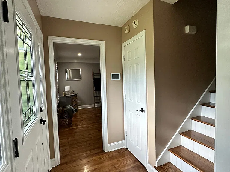 531 Stromsdale Rd — Photo 3