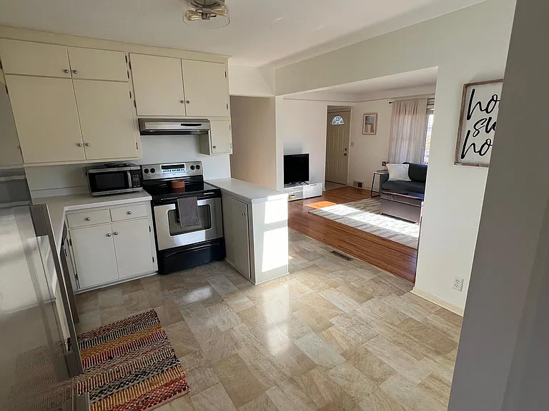 424 Tyler Ave S — Photo 5