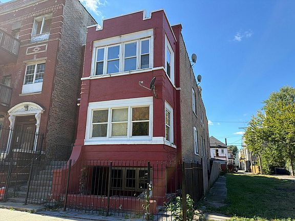 2nd image of 1424 S Ridgeway Ave