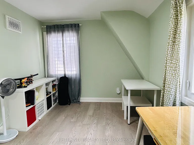 22 Wentworth Ave — Photo 35