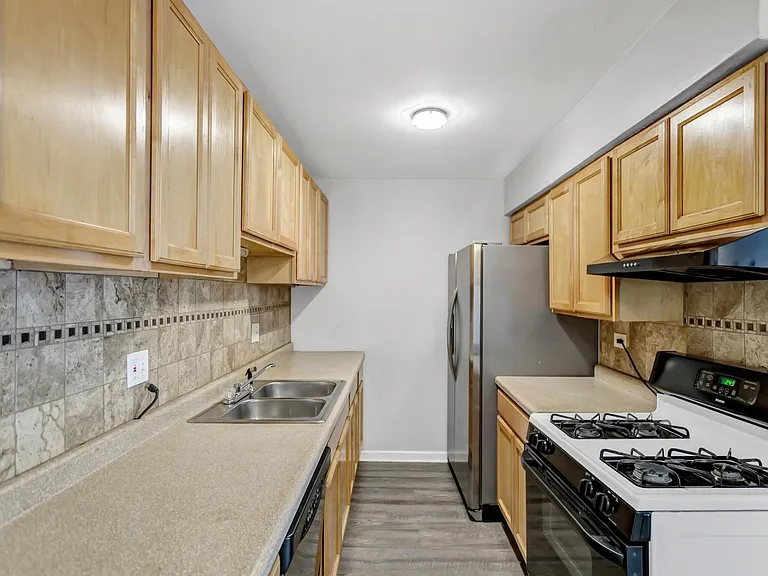715 Heritage Dr #214 — Photo 10